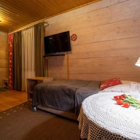 우스트르치키 돌네 Gosciniec Debowa Gazdowka B&B 외부 사진
