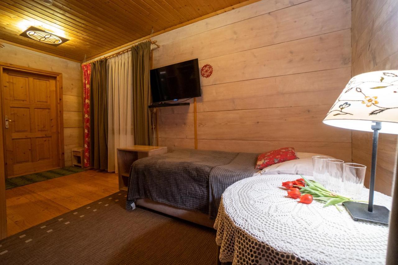우스트르치키 돌네 Gosciniec Debowa Gazdowka B&B 외부 사진