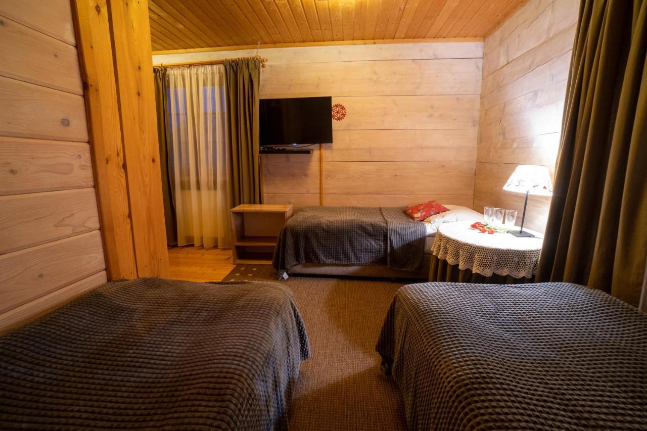 우스트르치키 돌네 Gosciniec Debowa Gazdowka B&B 외부 사진