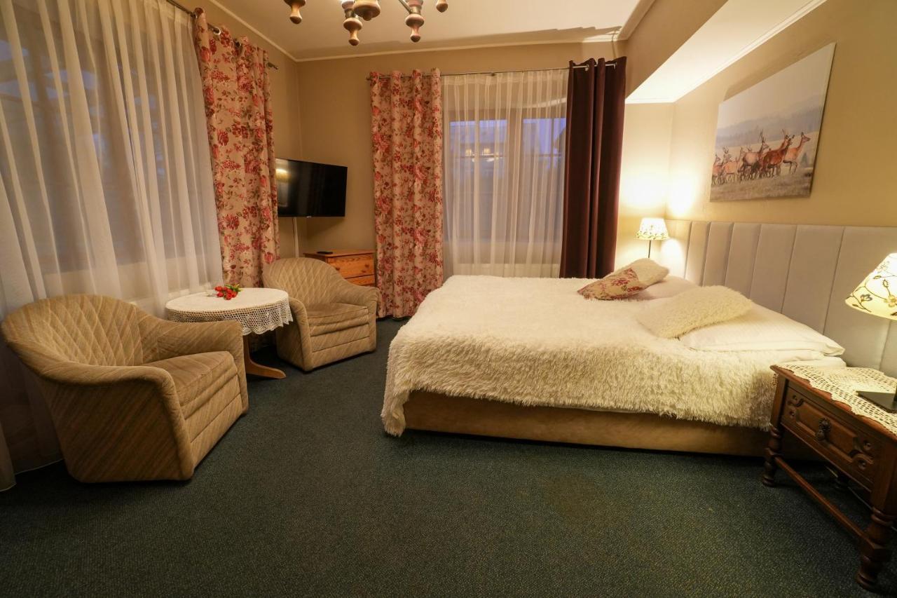 우스트르치키 돌네 Gosciniec Debowa Gazdowka B&B 외부 사진